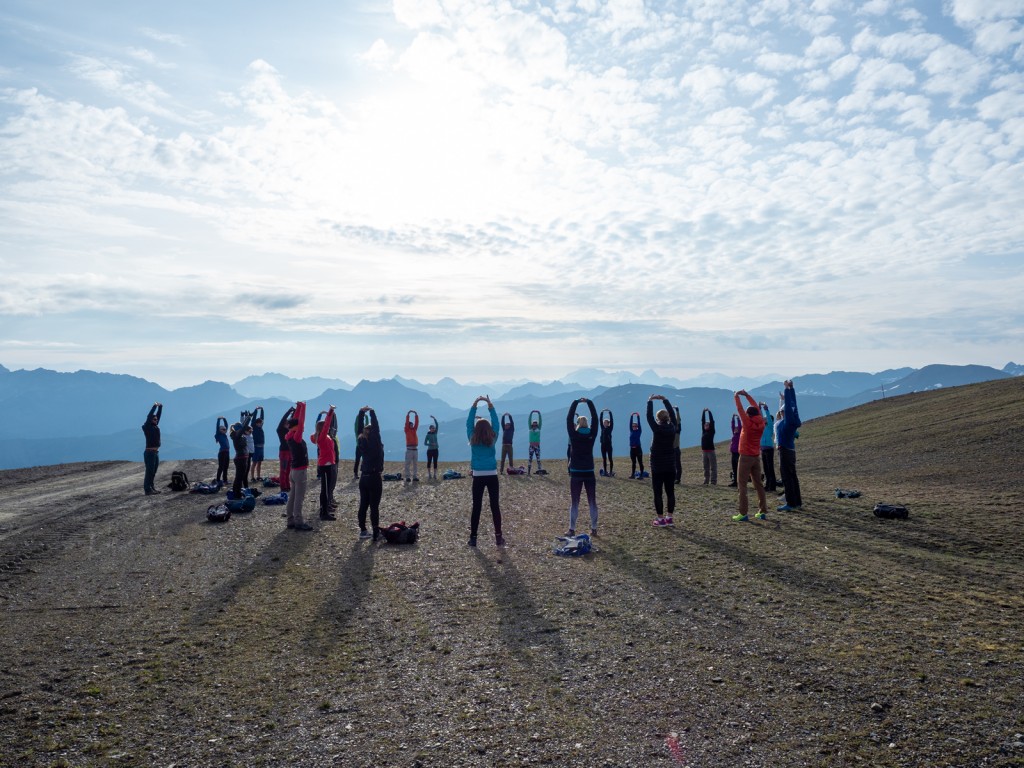 Yoga Experience all'alba, dal Rifugio Carosello 3000 al Madonon. Photo credit Fabio Borga