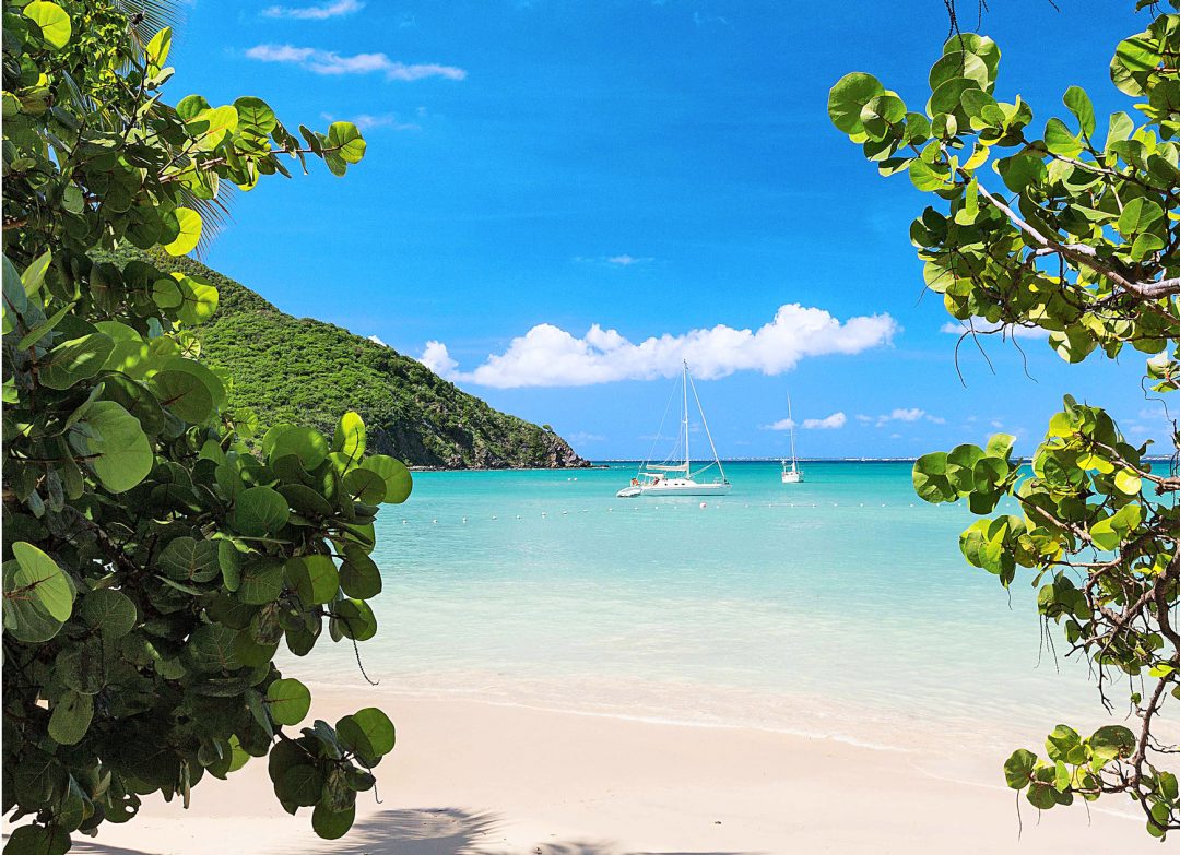 La spiaggia di Anse Marcel, a Saint Martin, Piccole Antille
