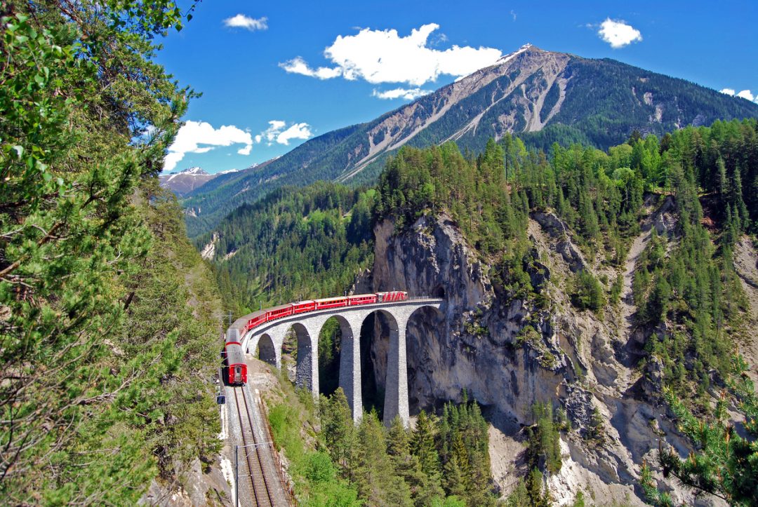 La Ferrovia Retica nel paesaggio dell'Albula e del Bernina (2008)
