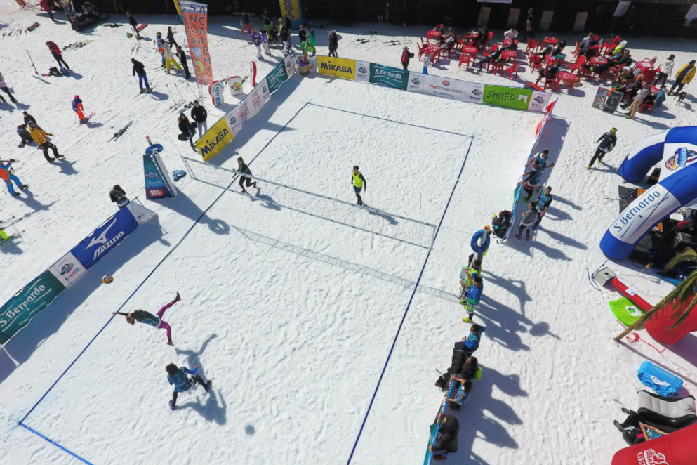 Mizuno Snow Volley Marathon 