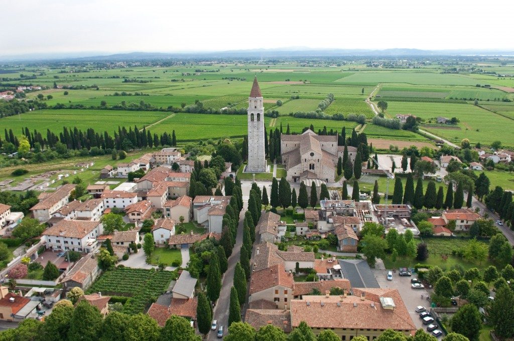 Vista panoramica della città friulana Aquileia