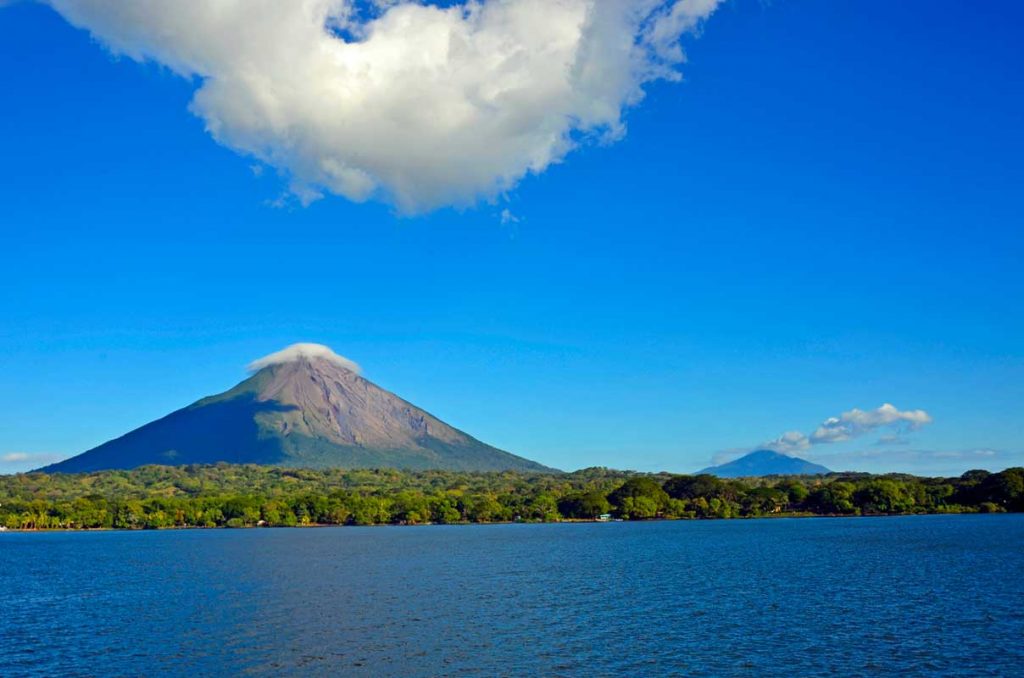 Uno dei vulcani sull'Isola di Ometepe, nel Lago Nicaragua