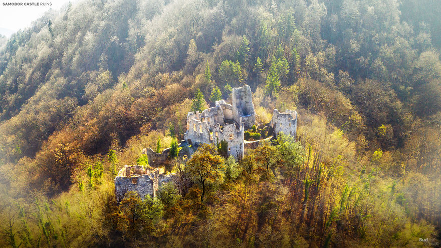 Sette castelli in Europa: ecco com’erano prima di diventare delle rovine