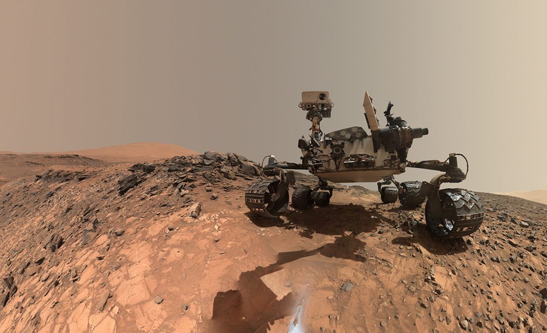 Selfie del rover Curiosity da Marte 7438_mars-curiosity-rover-msl-horizon-sky-self-portrait-PIA19808-full_1200