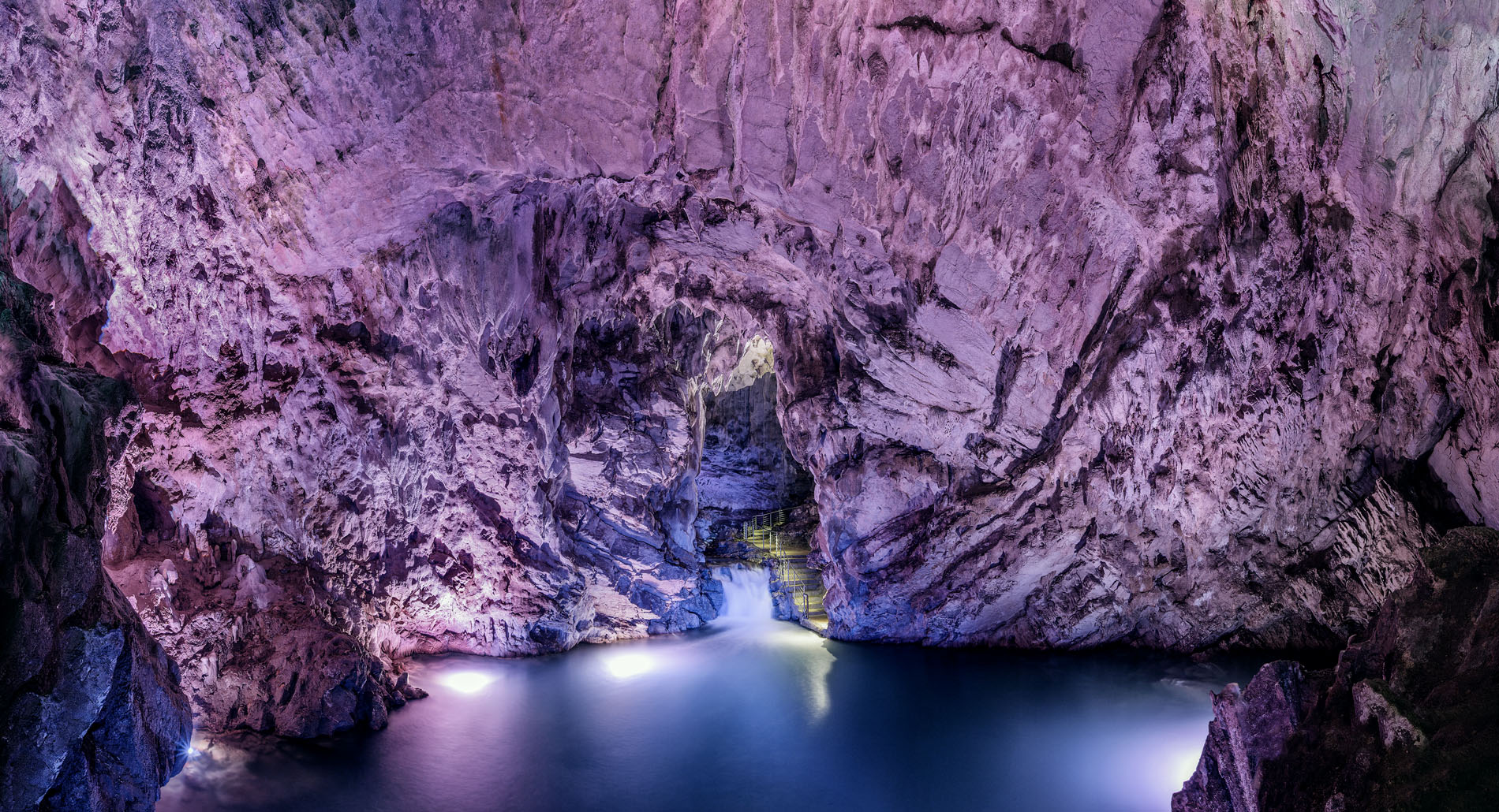 Vacanze in Italia: le Grotte di Pertosa Auletta, in Campania