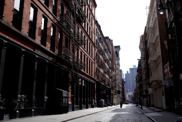 New York, la città che non dorme mai si è fermata: viaggio nella Grande Mela svuotata