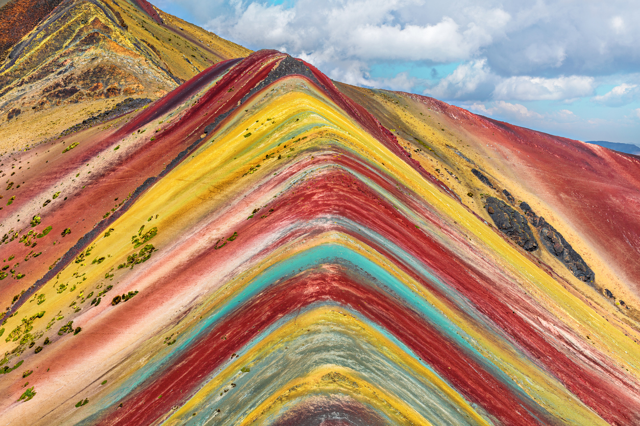 Viaggi virtuali: la montagna in Perù che sembra un dipinto colorato