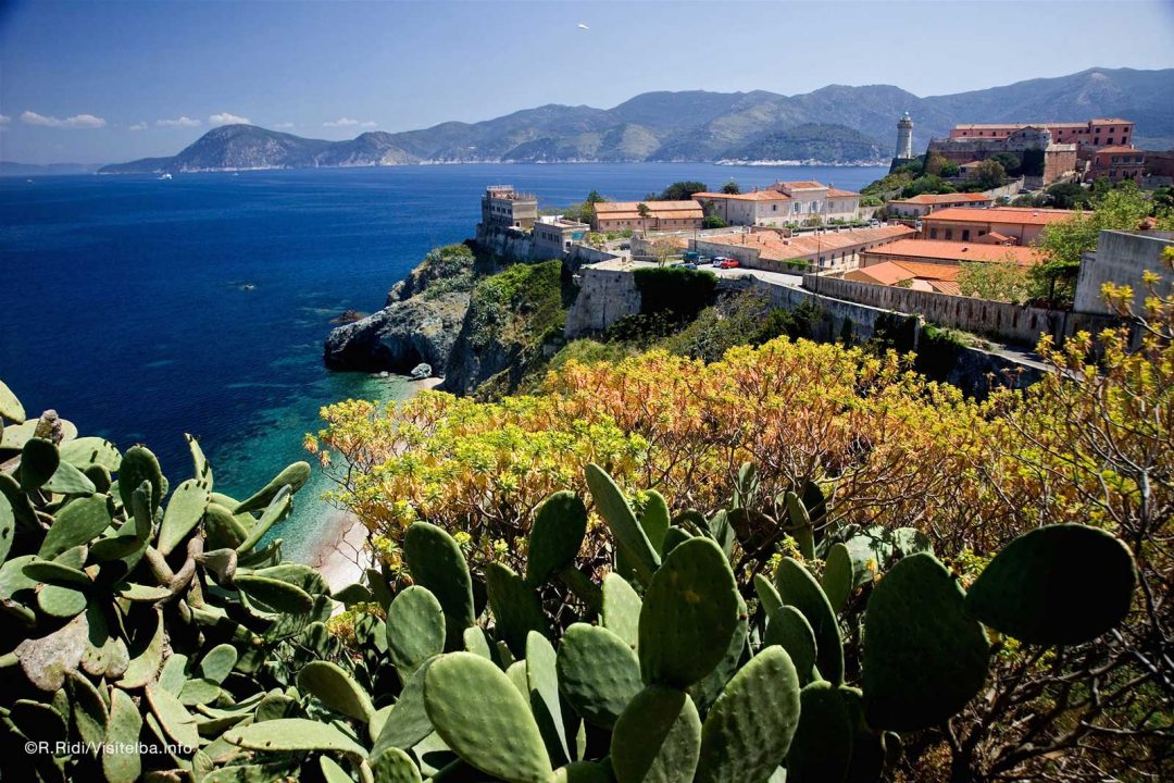 Borghi, spiagge e natura: le foto più belle dell’Isola d’Elba