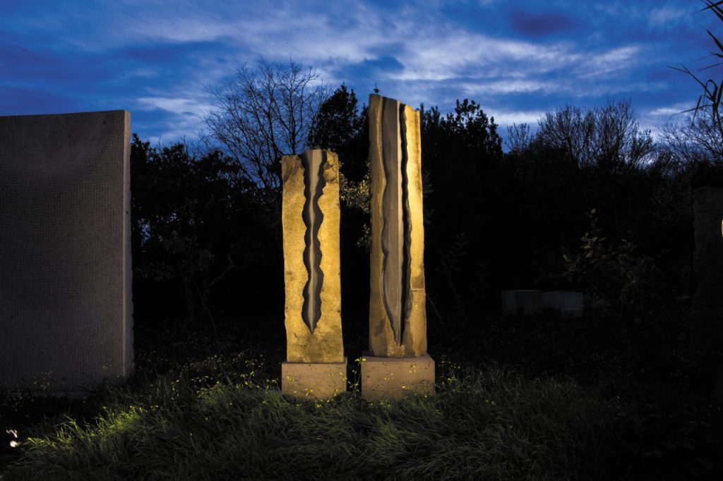sculture del Giardino sonoro di Pinuccio Sciola land art