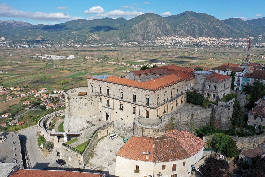 Castello Macchiaroli di Teggiano (Campania)