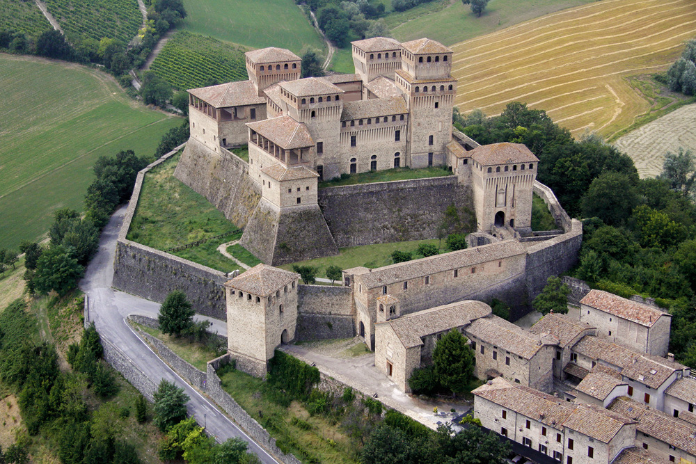 Castelli d’Italia, 50 meraviglie a chilometro zero perfette per una gita