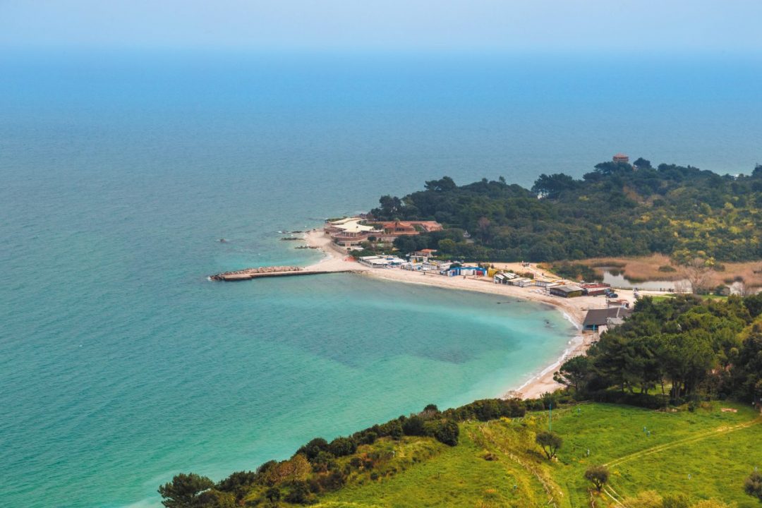 Spiaggia di Mezzavalle a Portonovo, Ancona