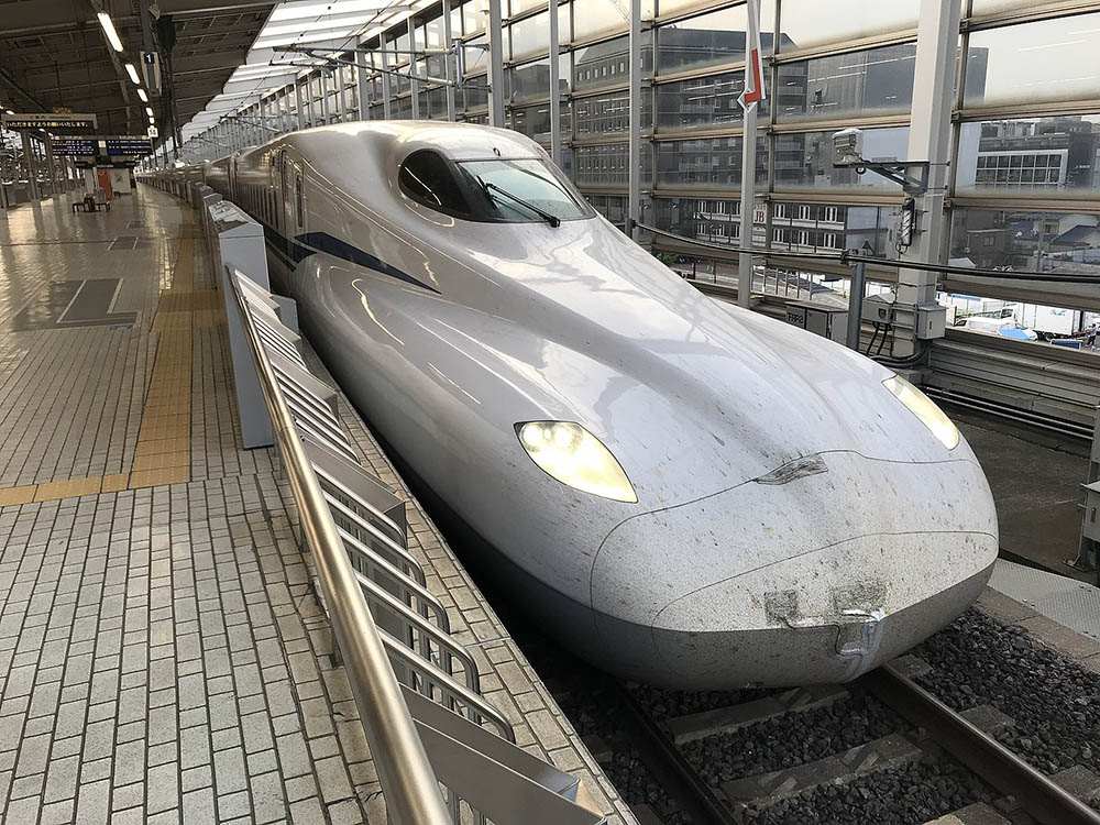 Giappone: il nuovo treno veloce che resiste anche ai terremoti