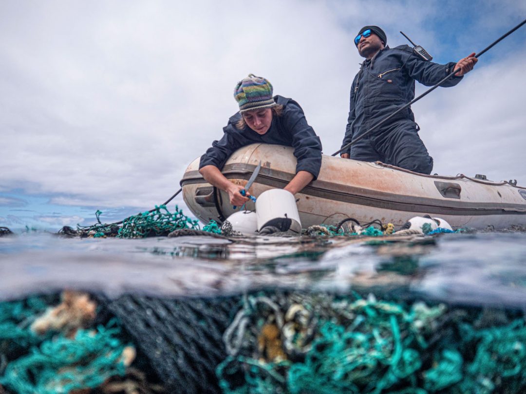 Raccolta record di plastica nel Pacifico: organizzazione ambientalista Usa ne recupera oltre 100 tonnellate in una sola missione