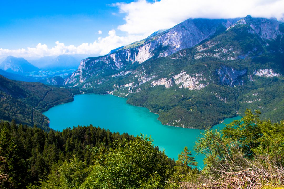 Mountain Future Festival si svolge sull'altopiano di Fai della Paganella, tra monti e il lago di Molveno