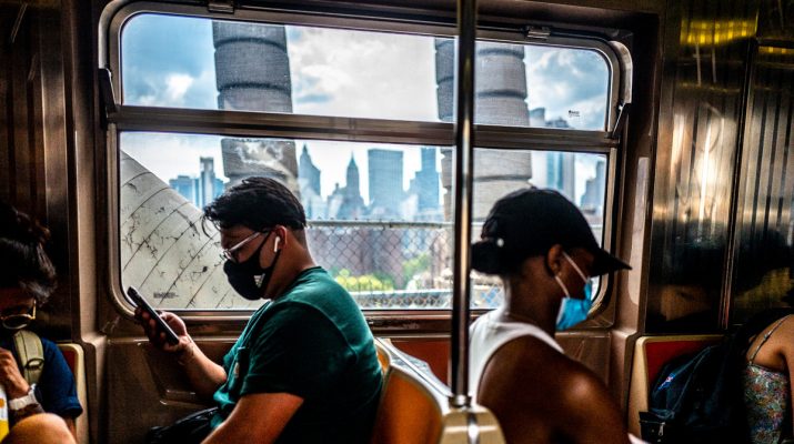 Foto Caffè, jogging, treni, mercatini: la vita quotidiana a New York dopo il lockdown