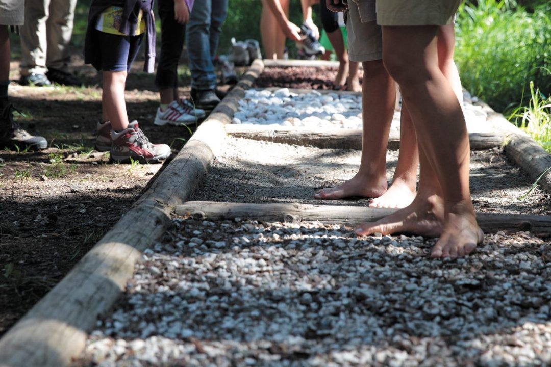 Trentino: camminare a piedi scalzi   