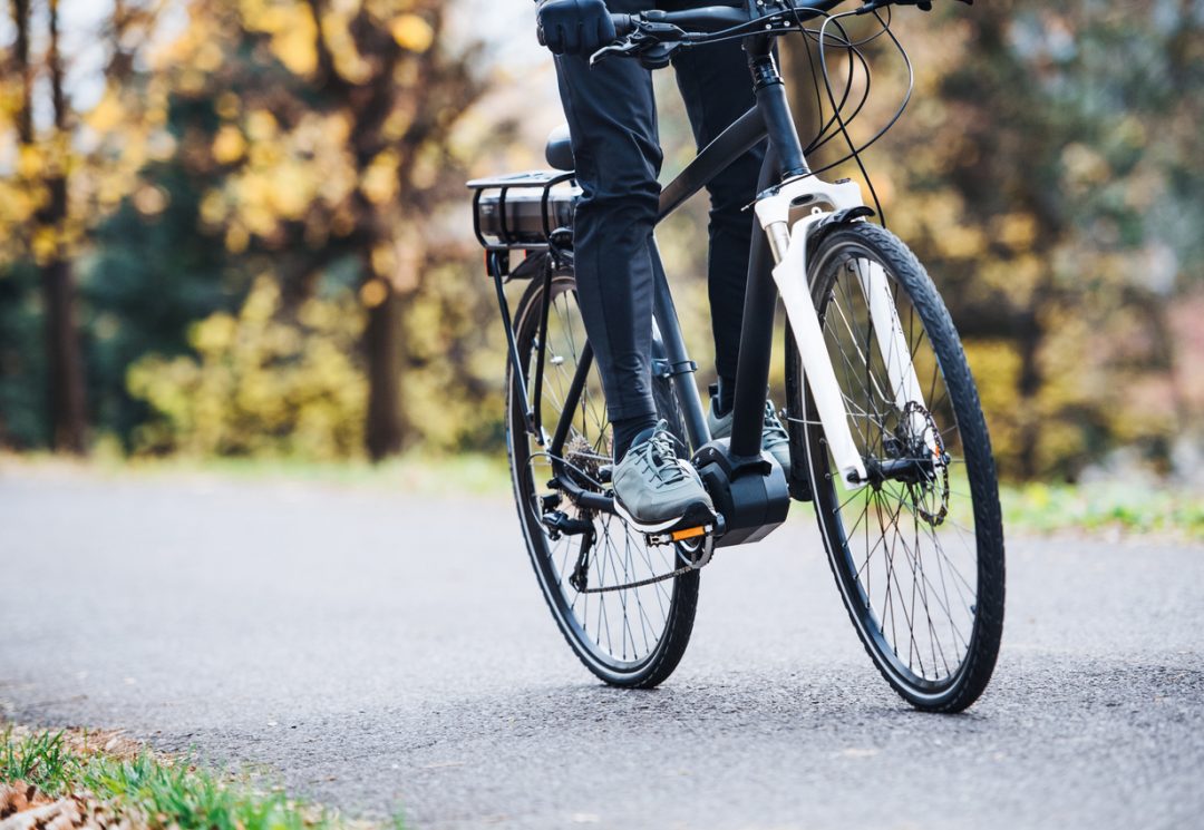 Cosa si intende per bici a pedalata assistita?
