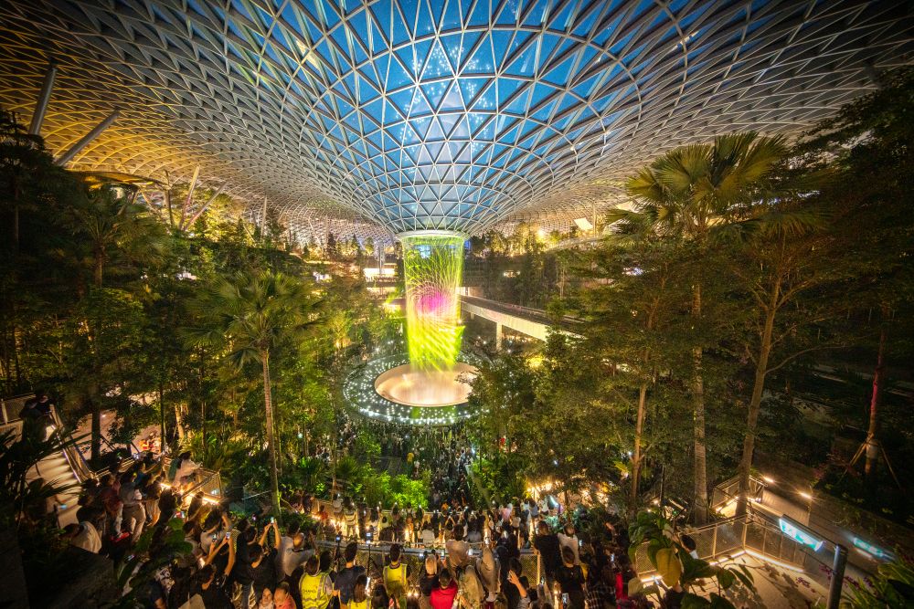 Singapore: il video dell’aeroporto più bello del mondo