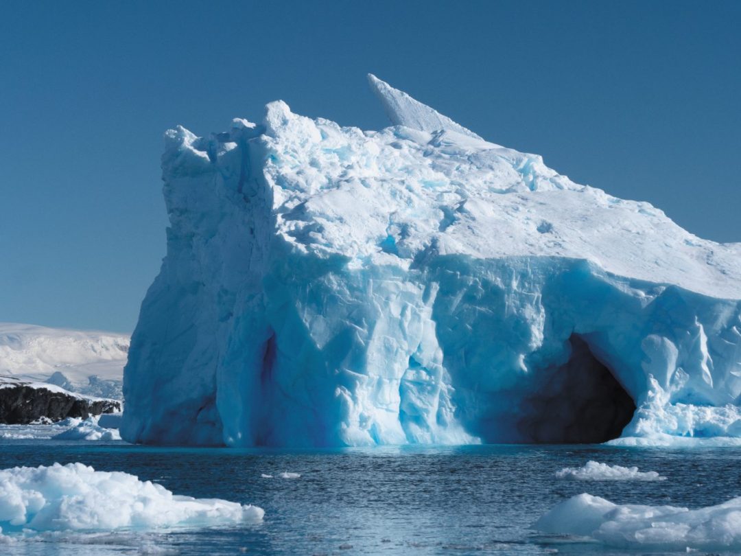 Crociera in Antartide tra i ghiacci del Polo Sud. Sulla nave ecologica, lontano dal Covid