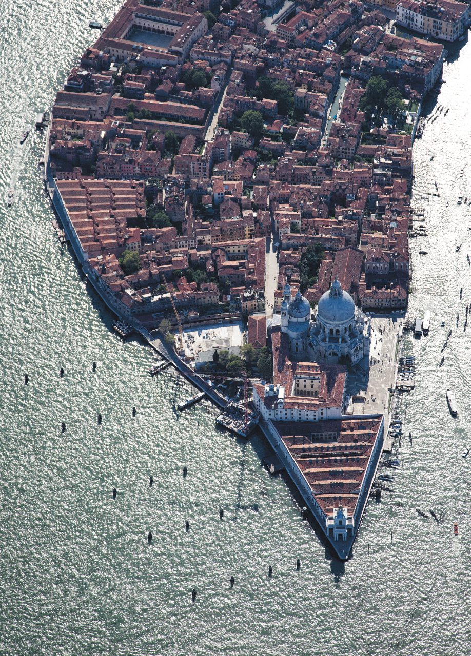Italia dall’alto: le più belle foto, tra borghi, castelli e piazze monumentali