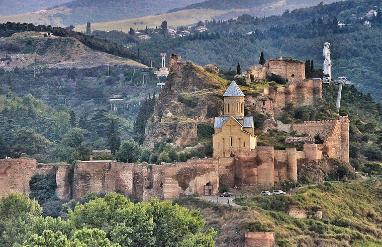 Georgia: Fortezza di Narikala, Tbilisi   