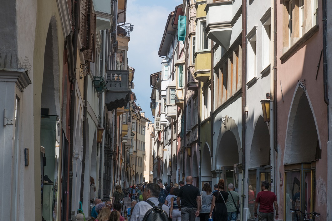  BOLZANO – Via dei Portici  