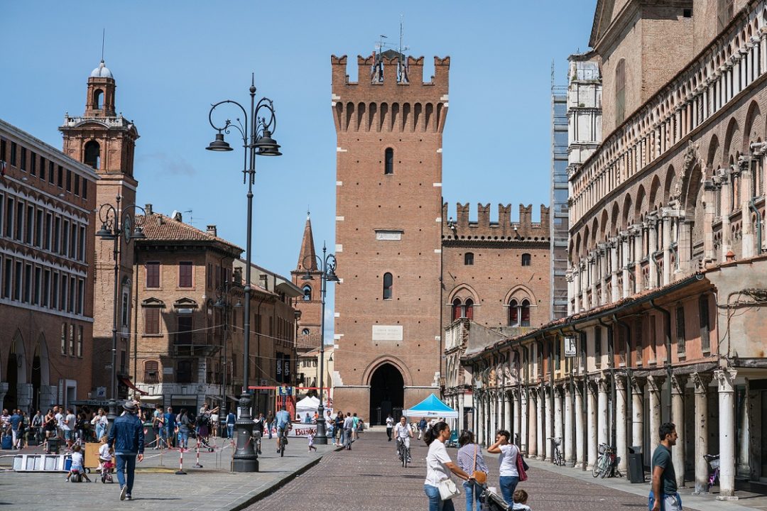 FERRARA – Piazza Trento Trieste