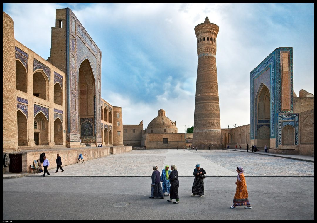 La Madrasa di Mir-I-Arab e il minareto Kalyan di Bukhara (2009)