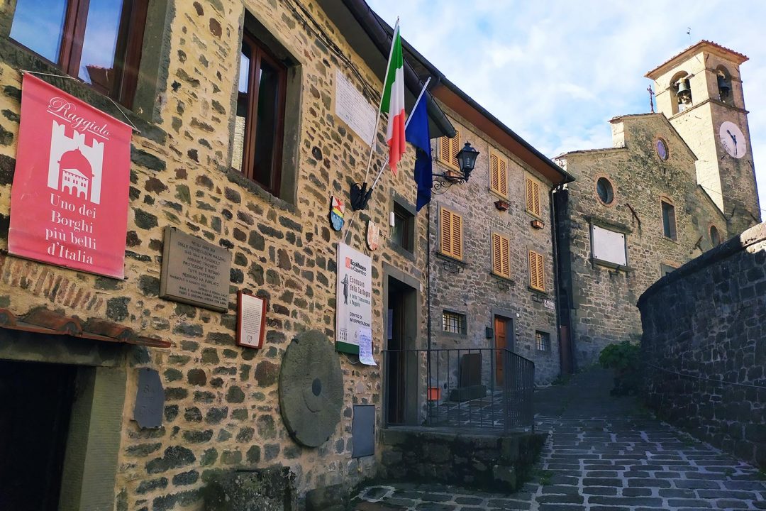 Raggiolo, il re della castagna: a 45 minuti da Arezzo uno dei borghi più belli d’Italia