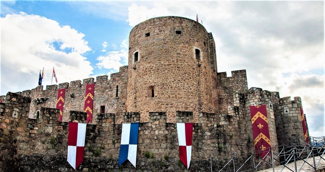 Castello di La Adrada, La Adrada, Castiglia e León