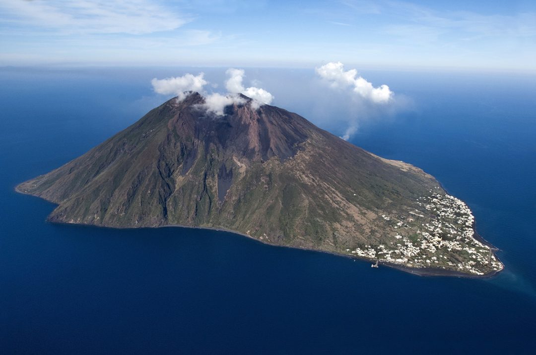 Quali sono i vulcani attivi e quiescenti in Italia?