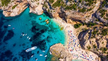 5 vele legambiente e touring club: le spiagge e il mare più pulito d'italia