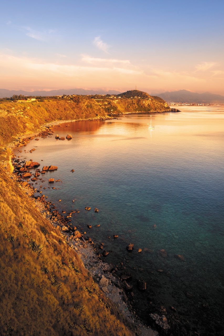 Sulla Costa Saracena: tra spiagge, santuari e castelli, alla scoperta dell’altra Sicilia