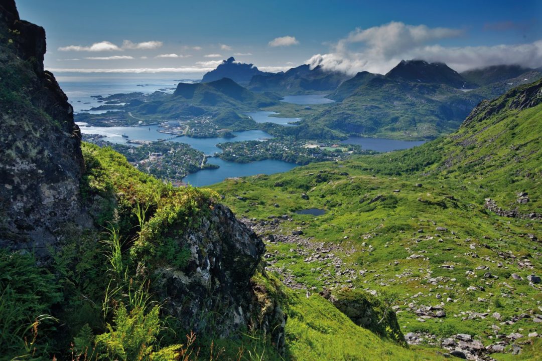 Isole Lofoten: il paradiso è a Nord. Avventura tra fiordi spettacolari e scogliere da vertigini