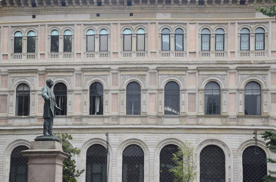 Bologna Palazzo di Resistenza della Cassa di risparmio