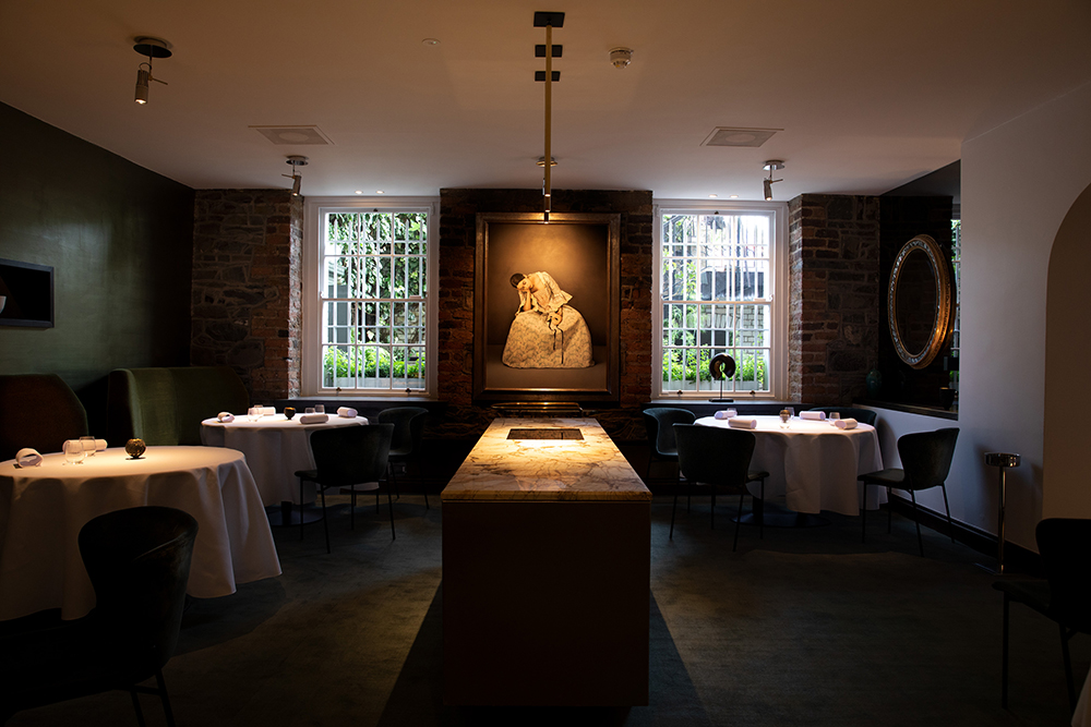 Provare la cucina del ristorante galleria d'arte Chapter One, Dublino