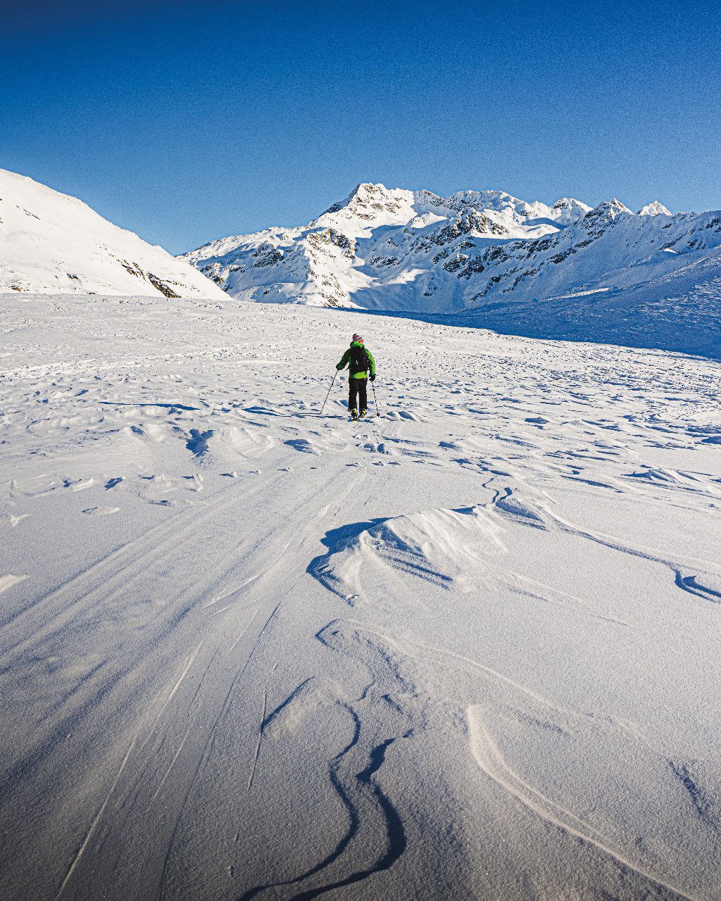 Valchiavenna, c’è neve per tutti. Tra piste, scialpinismo, ciaspole (e cascate di ghiaccio)