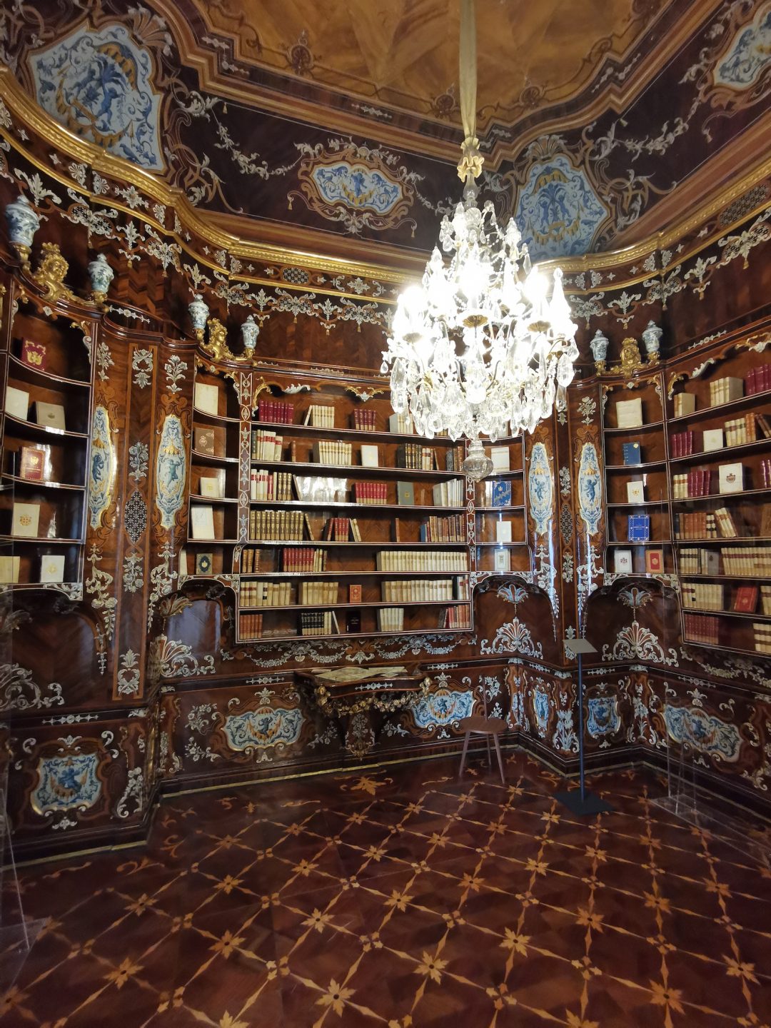 Una biblioteca di raro prestigio e valore 