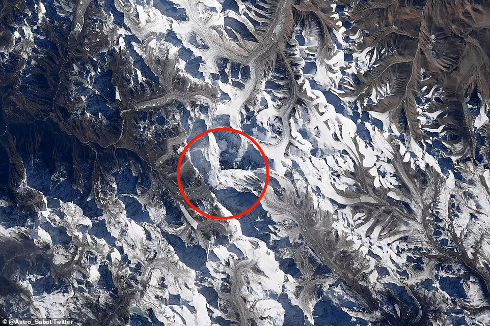 Ecco l'Everest visto dallo spazio
