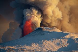 Giganti di fuoco: il vulcano più alto del mondo, d'Europa, d'Italia