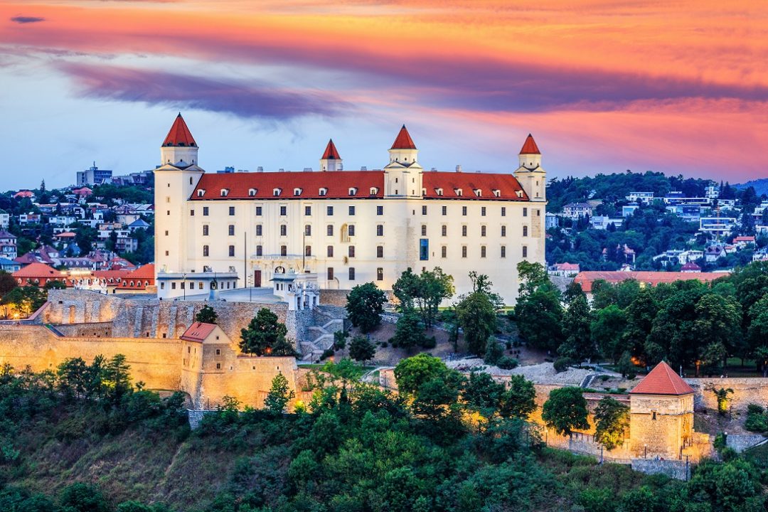 I 25 castelli più belli del mondo: tutto il fascino di torri e fortezze
