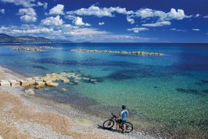 Via Silente: il mare del Cilento in bici. Da Paestum a Marina di Camerota, 100 km di spiagge e meraviglie
