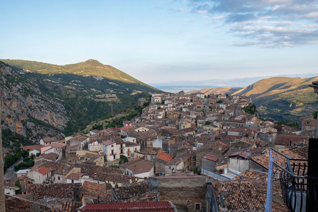 Calabria, la montagna in fiore e altre storie di rinascita (e resistenza) al Sud