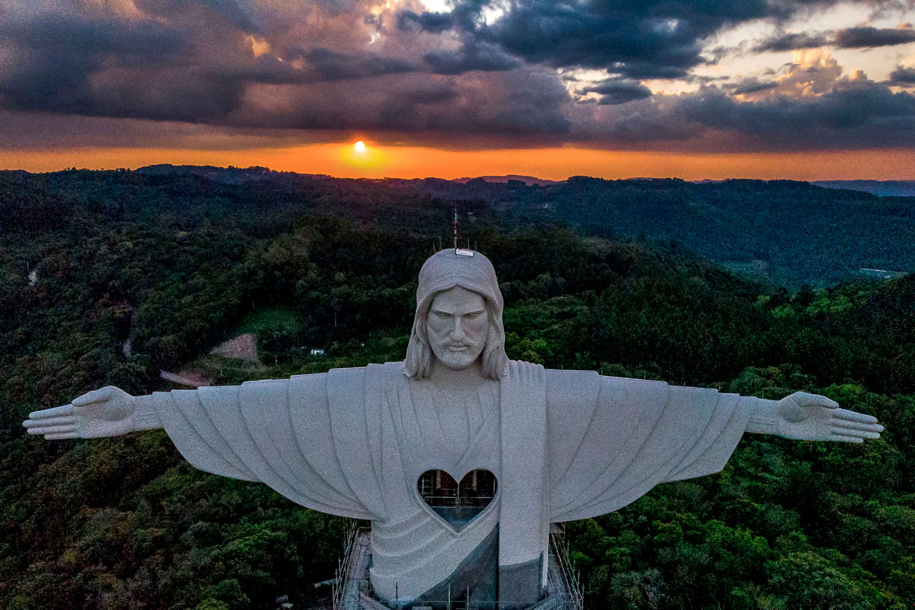 A Encantado, in Brasile, arriva il terzo monumento di Cristo più alto del mondo
