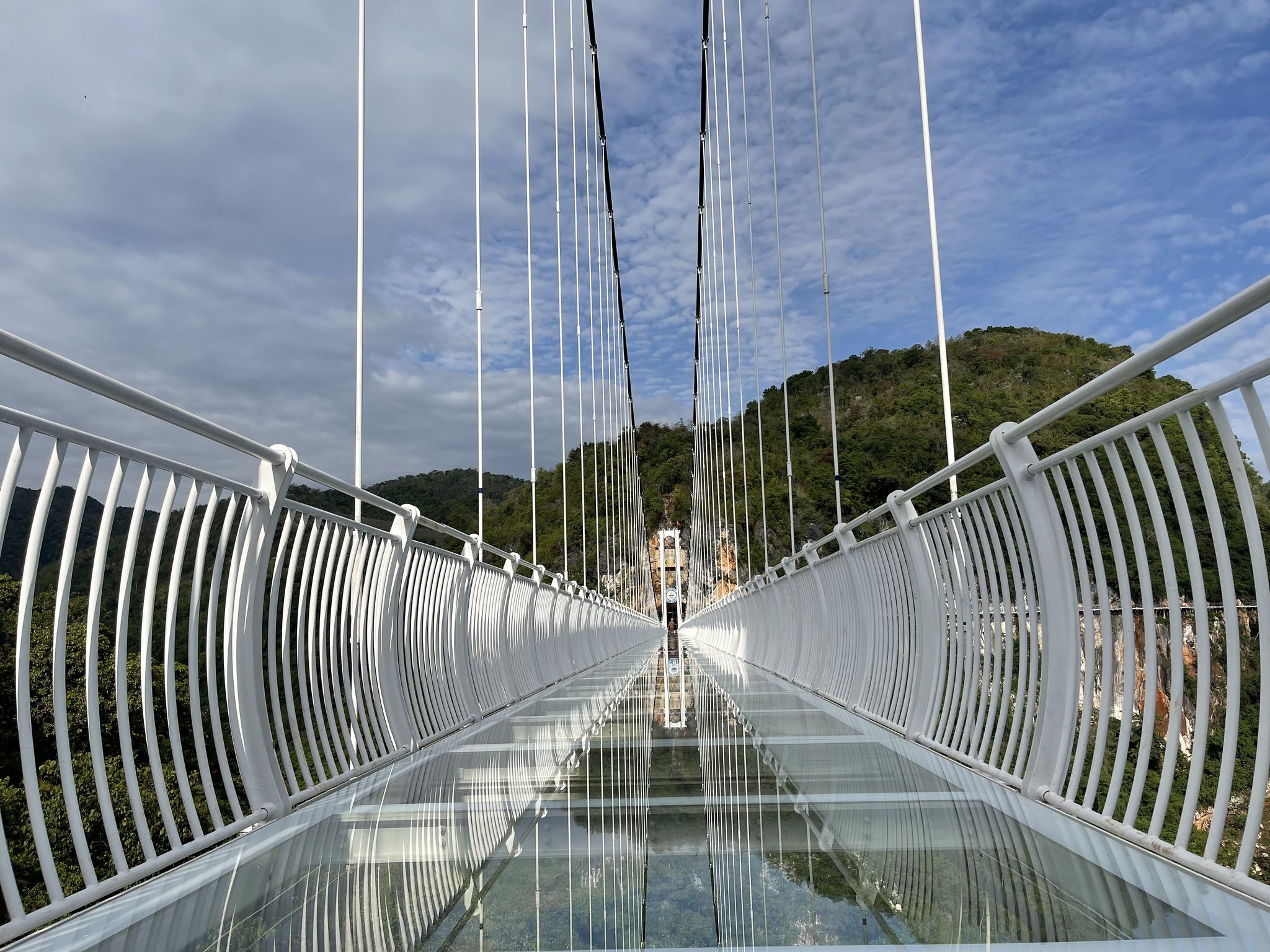 Bach Long: è in Vietnam il ponte di vetro più lungo del mondo