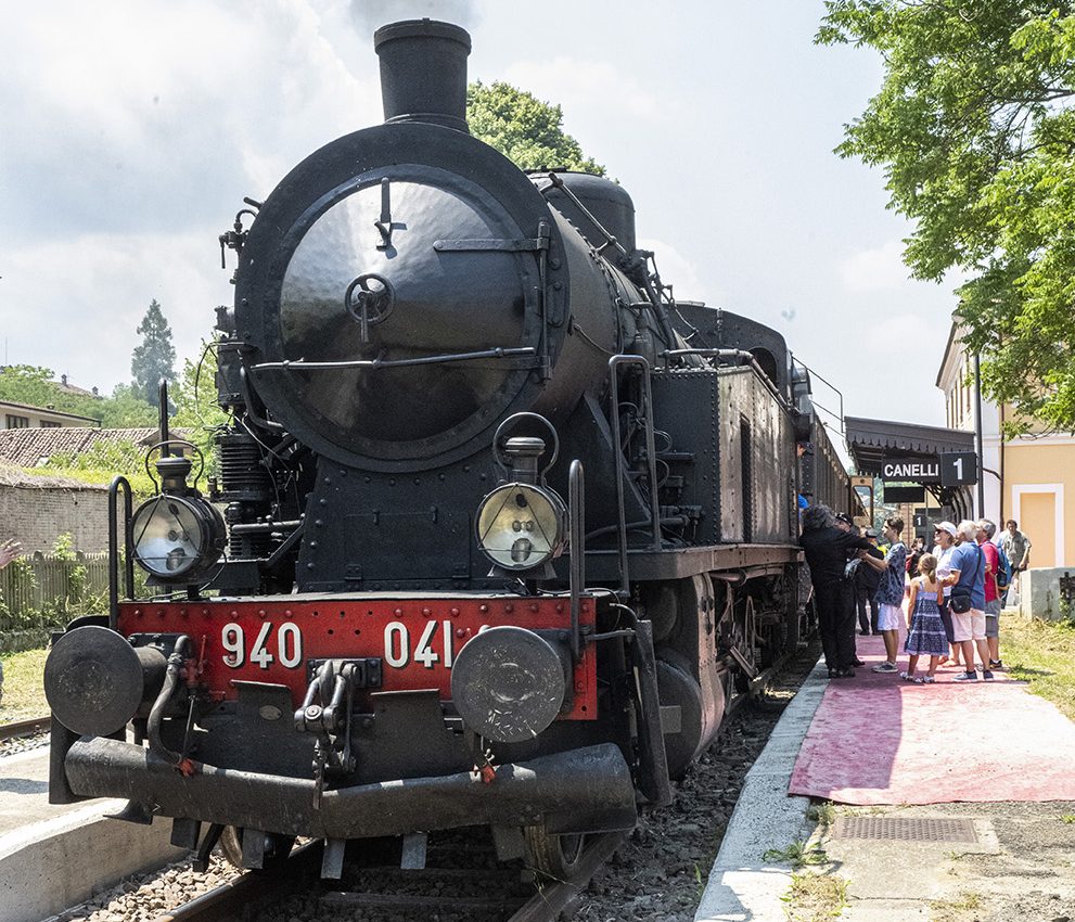 Treno Storico LMR, La locomotiva