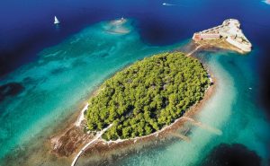 Croazia: dalle spiagge di Punta Skala ai tesori della Dalmazia, un mare di felicità