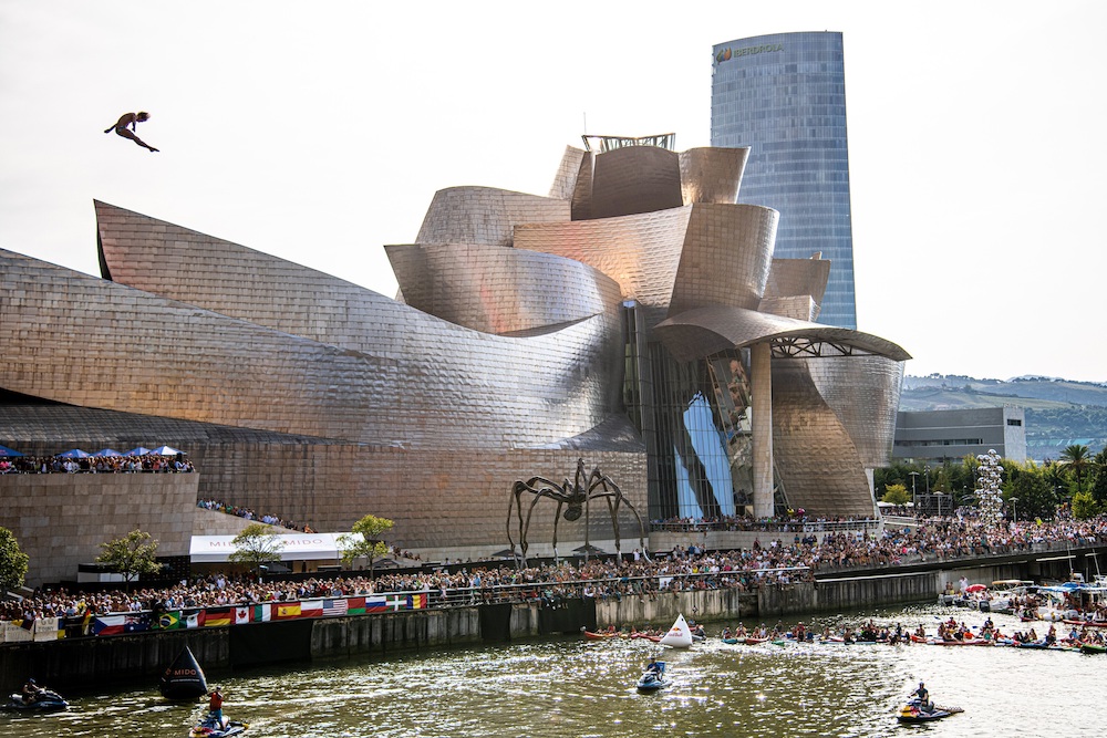 Red Bull Cliff Diving World Series 2022 Tuffi spettacolari da grandi altezze: Bilbao