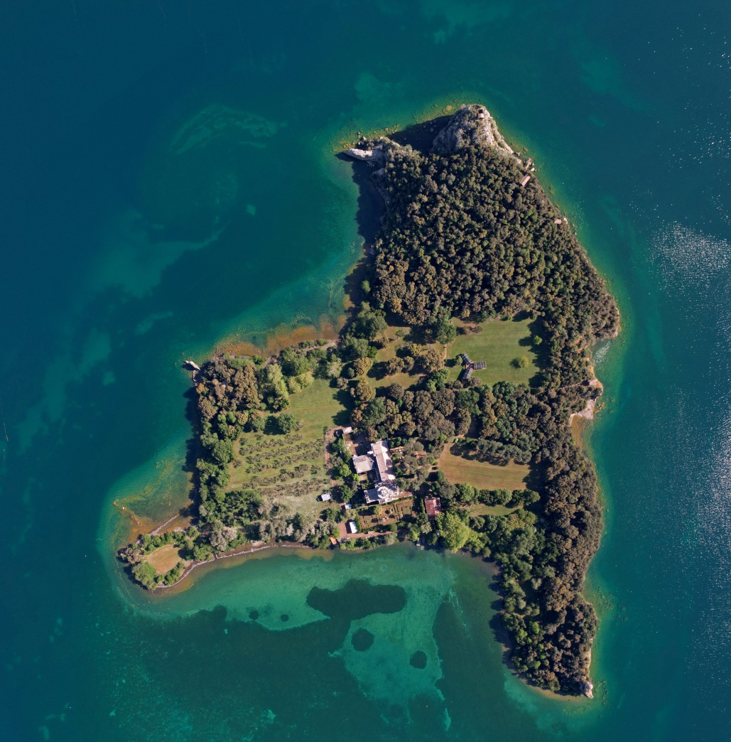 Apre ai visitatori l’Isola Bisentina: alla scoperta di uno scrigno di misteri, arte e natura
